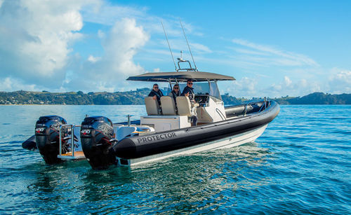 Gommone fuoribordo - 380 CHASE - Rayglass Boats - bimotore / con console centrale / open
