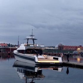 Motor-yacht da crociera - 80 - RUPERT MARINE - con cabina di pilotaggio / con scafo semiplanante