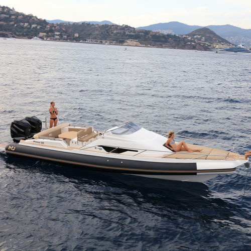 Gommone fuoribordo - Prince 33 - Nuova Jolly - bimotore / semirigido / con console centrale