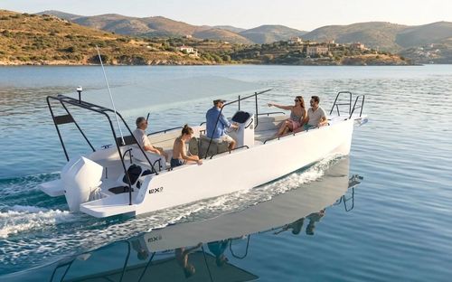 Barca open fuoribordo - LOXO 30 OPEN - POGO STRUCTURES - ibrida / elettrica / con console centrale