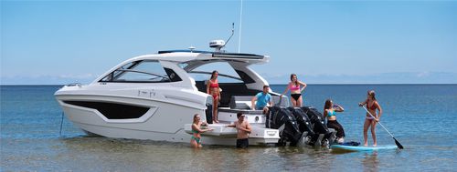 Cabinato fuoribordo - 42 GLS OB - Cruisers - trimotore / hard-top / bow-rider