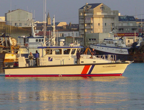 Barca professionale barca per la ricerca scientifica - TI-CAÏENNE - Chantier Naval Delavergne - entrobordo / in alluminio / con scafo rigido