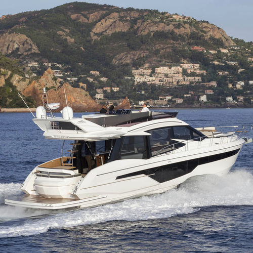 Motor-yacht da crociera - 500 FLY - Galeon - tradizionale / con fly / con 3 cabine