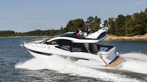Cabinato entrobordo - 470 SKYDECK - Galeon - bimotore / hard-top / con fly