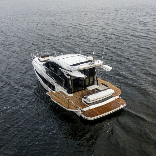 Cabinato entrobordo - 410 HTC - Galeon - bimotore / hard-top / max. 12 persone
