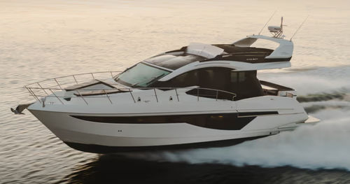 Cabinato entrobordo - 470 SKY - Galeon - bimotore / hard-top / max. 12 persone