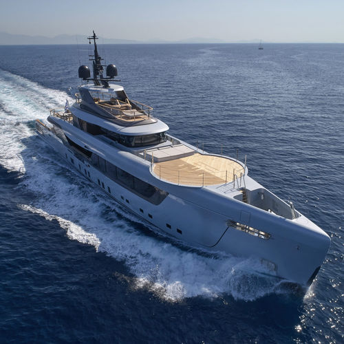 Mega-yacht da crociera - M/Y GECO - Admiral yachts - raised pilothouse / con 12 cabine / in alluminio