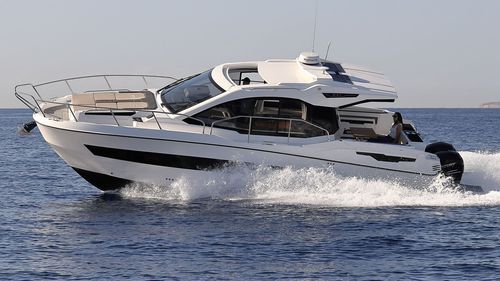 Cabinato fuoribordo - S37-X - Karnic - bimotore / hard-top / max. 12 persone