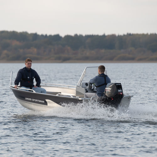 Barca open fuoribordo - SPORTSMAN 445 MAX - Linder - con console laterale / da sci nautico / da pesca sportiva