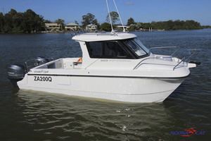 Walkaround catamarano - 2400 - Noosa Cat Australia - fuoribordo / bimotore / con cabina
