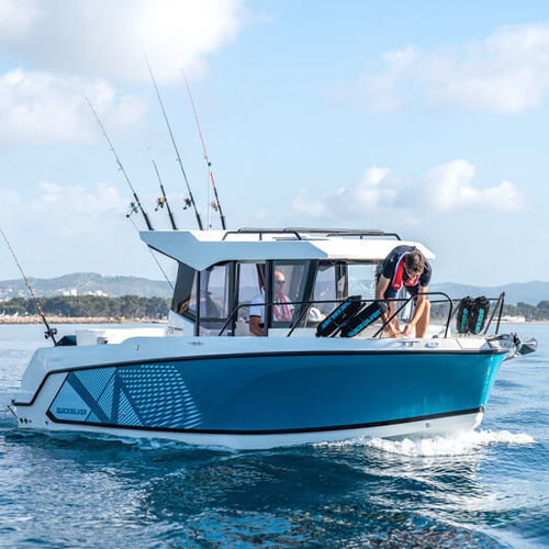 Barca da pesca e diporto fuoribordo - 705 Pilothouse - Quicksilver Boats - diesel / con cabina di pilotaggio / max. 7 persone