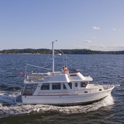 Trawler entrobordo - Selene 42 Voyager Sedan - Selene - con fly / con 2 cabine
