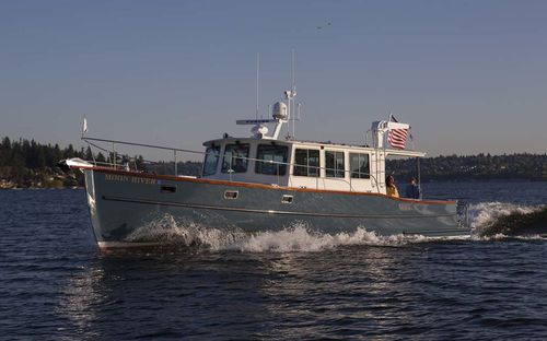Trawler entrobordo - Moon River 48 - Devlin - diesel / con scafo semiplanante / con cabina di pilotaggio