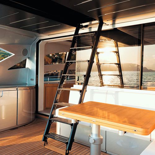 Scaletta per barca - SI 511 - Besenzoni SpA - retrattile / per flybridge / in carbonio