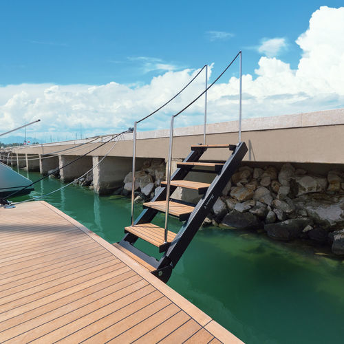 Scaletta per yacht - SP 607 - Besenzoni SpA - a scomparsa / pieghevole / di imbarco