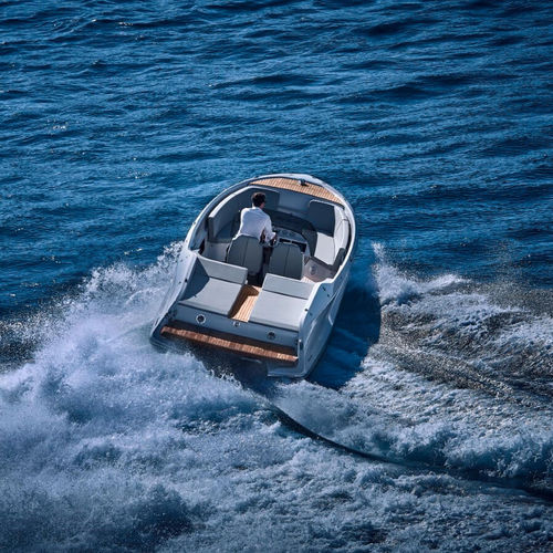 Runabout entrobordo - 858 Fantom Air - FRAUSCHER BOOTSWERFT - open / con console centrale / max. 9 persone