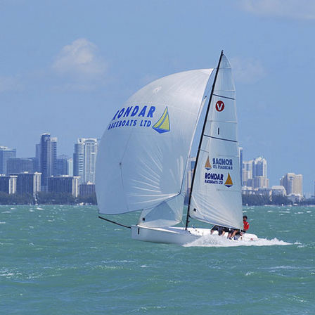 Barca a vela con chiglia da regata - VIPER 640 - Rondar Raceboats - one-design / a chiglia retrattile / con bompresso