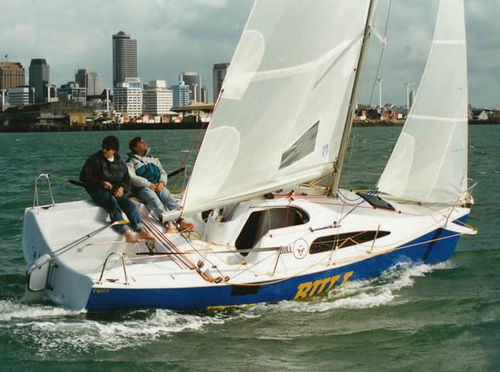 Barca a vela da regata e crociera - BULL 7000 - Young Yacht Design - trasportabile