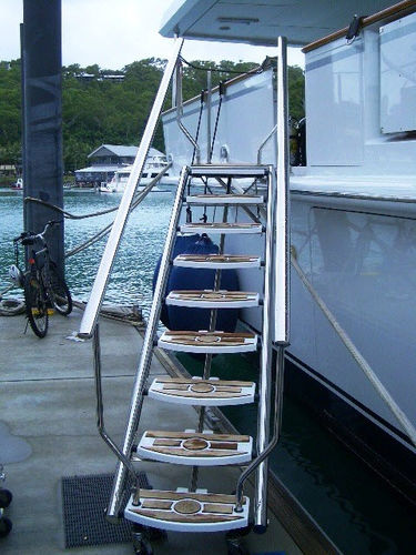 Scaletta per yacht - Nautical Structures - laterale / da imbarco / in acciaio inossidabile