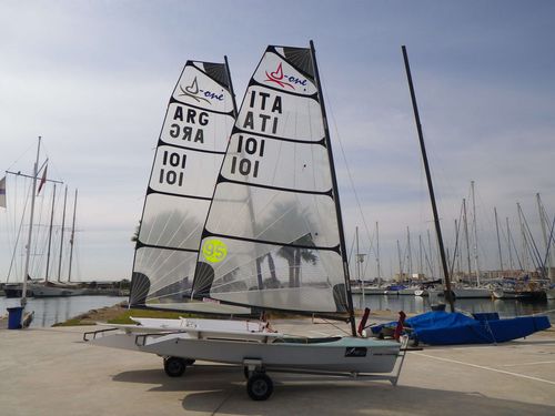Tessuto per vele laminato - AX ONE DESIGN / SKIFF - Contender BV - per regata / in poliestere / in aramide