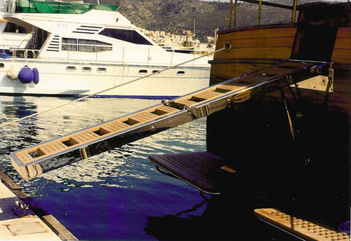 Passerella per barca - EZB-1110 series - Ezberci Marine - pieghevole / idraulica / in acciaio inossidabile