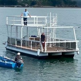 Pontoon boat fuoribordo - M900 DOUBLE DECKER - MOGGARO ALUMINIUM YACHTS - con doppio ponte a terrazza / in alluminio / max. 12 persone