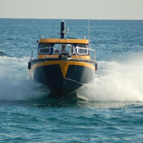 Barca open entrobordo - M 900 - MOGGARO ALUMINIUM YACHTS - con cockpit chiuso / in alluminio / max. 18 persone