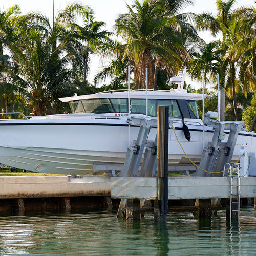 Ascensore per barche - Golden Boat Lifts & Marine Systems - da installare su pontile