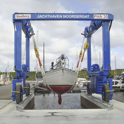 Travel lift controllato a distanza - PHA35 - ROODBERG - per carichi pesanti / a forma di U / elettrico