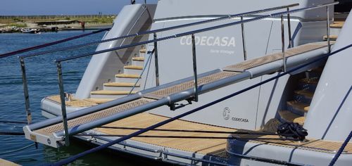 Passerella di yacht - MIZAR - Sanguineti Chiavari produzione articoli nautici s. - telescopica / idraulica / a motore
