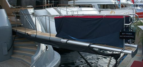 Passerella di yacht - SIRIUS - Sanguineti Chiavari produzione articoli nautici s. - telescopica / girevole / a motore
