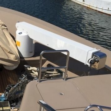 Gru per yacht - Sanguineti Chiavari produzione articoli nautici s. - di bordo / con braccio / idraulica