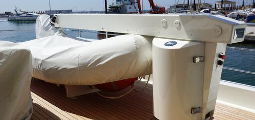 Gru per yacht - Sanguineti Chiavari produzione articoli nautici s. - di bordo / con braccio / idraulica