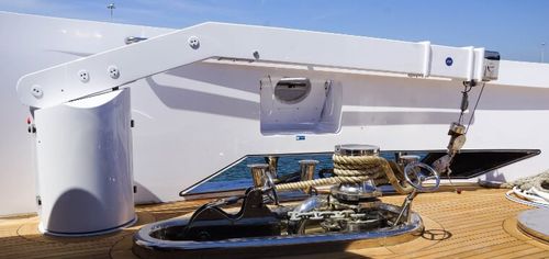 Gru per yacht - Sanguineti Chiavari produzione articoli nautici s. - di bordo / su misura