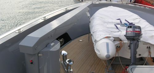 Gru per yacht - Sanguineti Chiavari produzione articoli nautici s. - di bordo / elettroidraulica / per varo di battelli di servizio