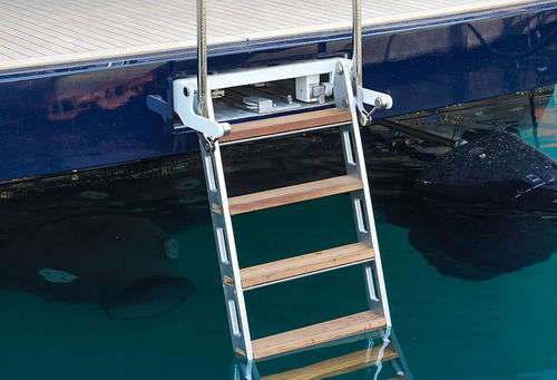 Scaletta per barca - Sanguineti Chiavari produzione articoli nautici s. - a scomparsa / da bagno / di imbarco