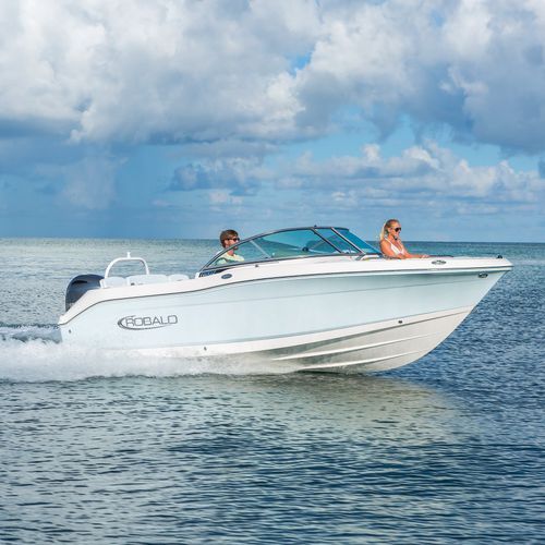 Runabout fuoribordo - R207 - Robalo - bow-rider / con dual console / sportivo