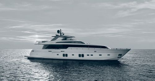 Super-yacht sportivo - SL106 - Cantieri Navali San Lorenzo - con fly / con 5 cabine / con 8 cuccette