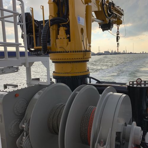Argano per nave - Anchor Handling - Damen Marine Components - per dragaggio / con motore elettrico / con motore idraulico