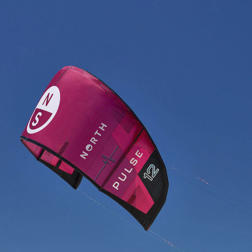 Ala da kitesurf C-shape - PULSE - North Kites - da freestyle / per venti forti / rapida