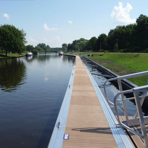 Pontile galleggiante - EUROPE, RUSSIA - Metalu Industries International - di ormeggio / per marina / in alluminio