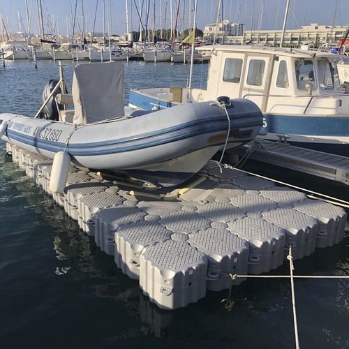 Pontile galleggiante - MARINEFLOOR EUROPE - modulare / per ormeggio a secco di jet-ski / per marina