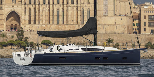 Barca a vela da crociera - J/40 - J Composites / J Boats - da regata d'altura / con 3 cabine / con bompresso