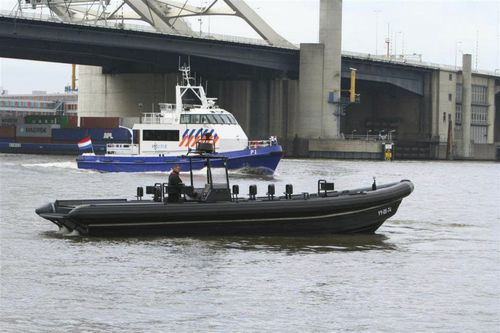 Barca professionale entrobordo - MR-1150 COMMANDO - Madera Ribs - gommone semirigido