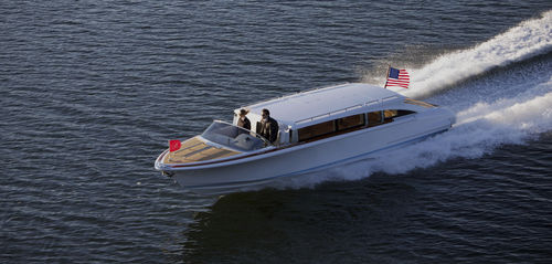 Cabinato entrobordo - 10.5 VENETIAN LIMOUSINE - Hodgdon Yachts - open / con dual console / max. 12 persone