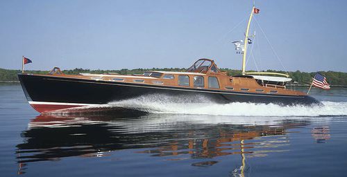 Motor-yacht tradizionale - LIBERTY - Hodgdon Yachts - classico / con fly / dislocante