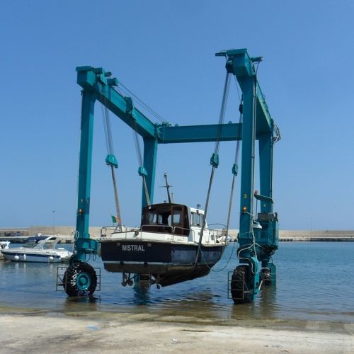 Travel lift controllato a distanza - ATS series - ABI TRAILERS - quattro ruote motrici / anfibio