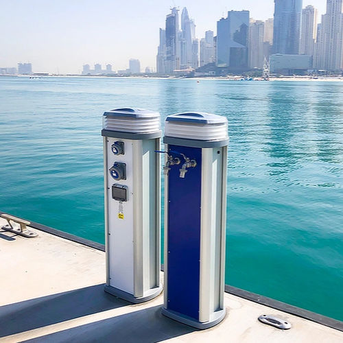 Colonnina con illuminazione incorporata - QUANTUM - Rolec Services - di distribuzione elettrica / di distribuzione di acqua / per pontile