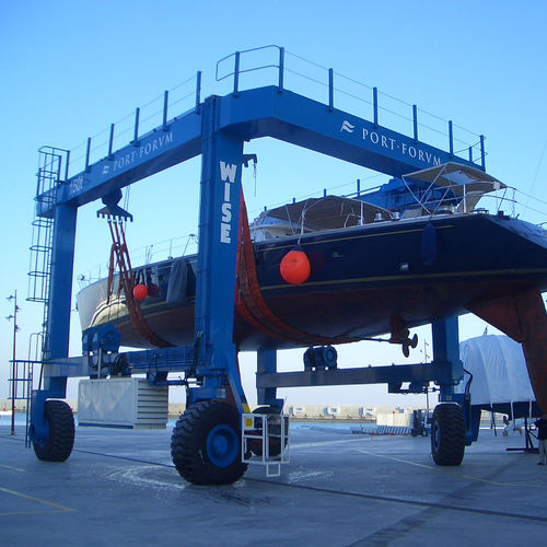 Travel lift quattro ruote motrici - Wise Boat Hoists - regolabile in larghezza