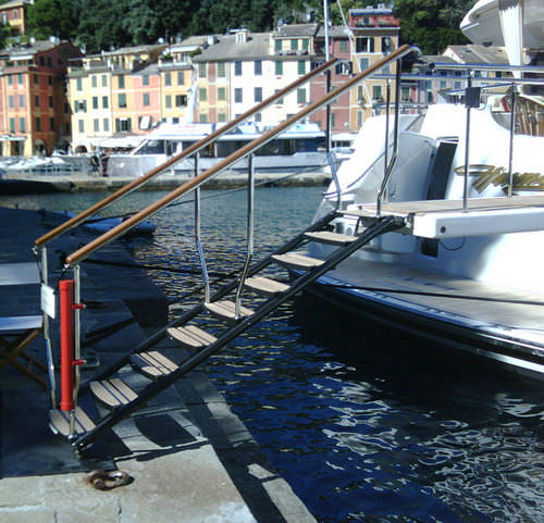 Scaletta per yacht - MANUAL - C-QUIP - laterale / di imbarco / in carbonio